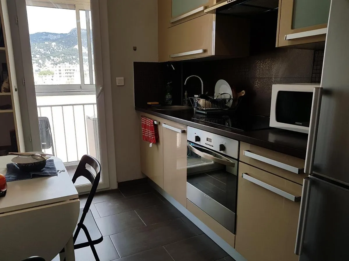 Maison d'hôtes Chambre privée pour 2 personnes dans un appartement de 3 chambres Toulon