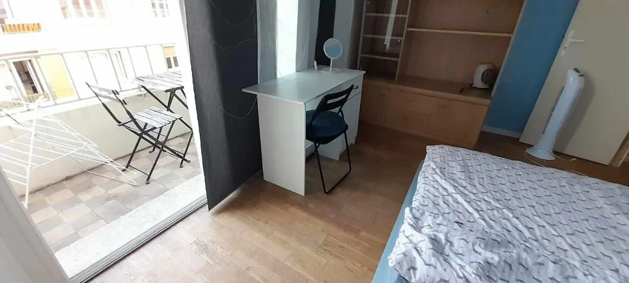 Maison d'hôtes Chambre privée pour 2 personnes dans un appartement de 3 chambres Toulon