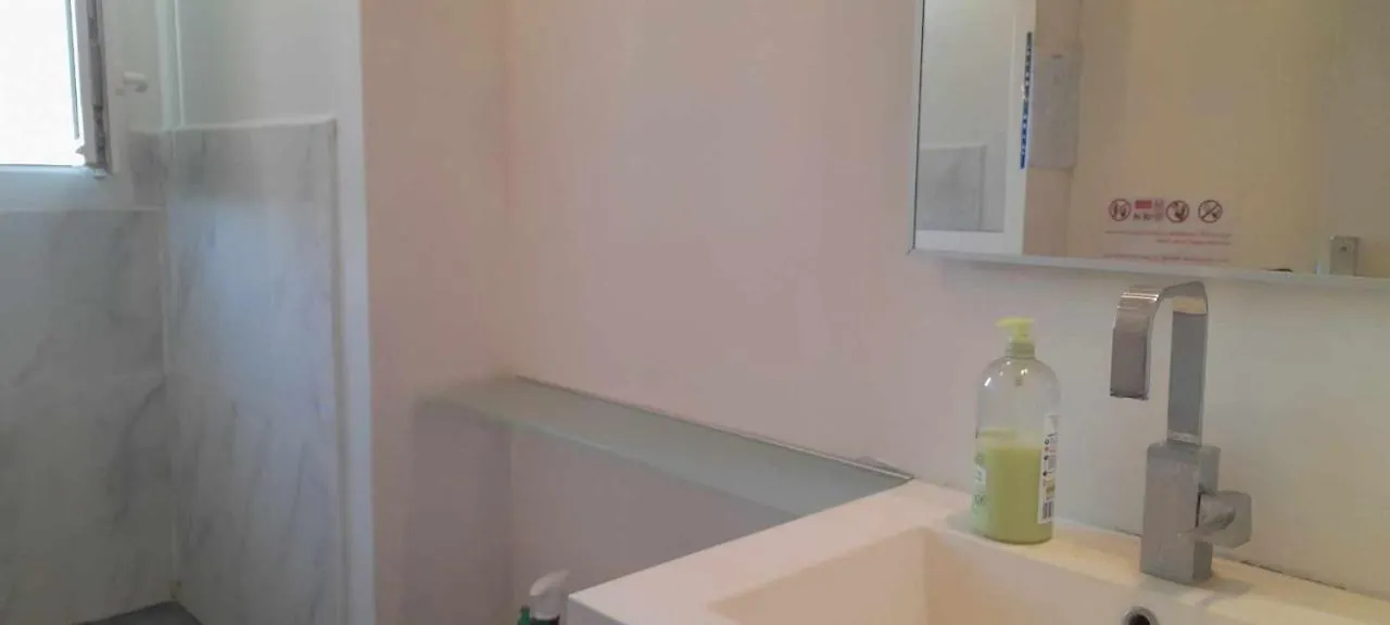 Chambre privée pour 2 personnes dans un appartement de 3 chambres Toulon